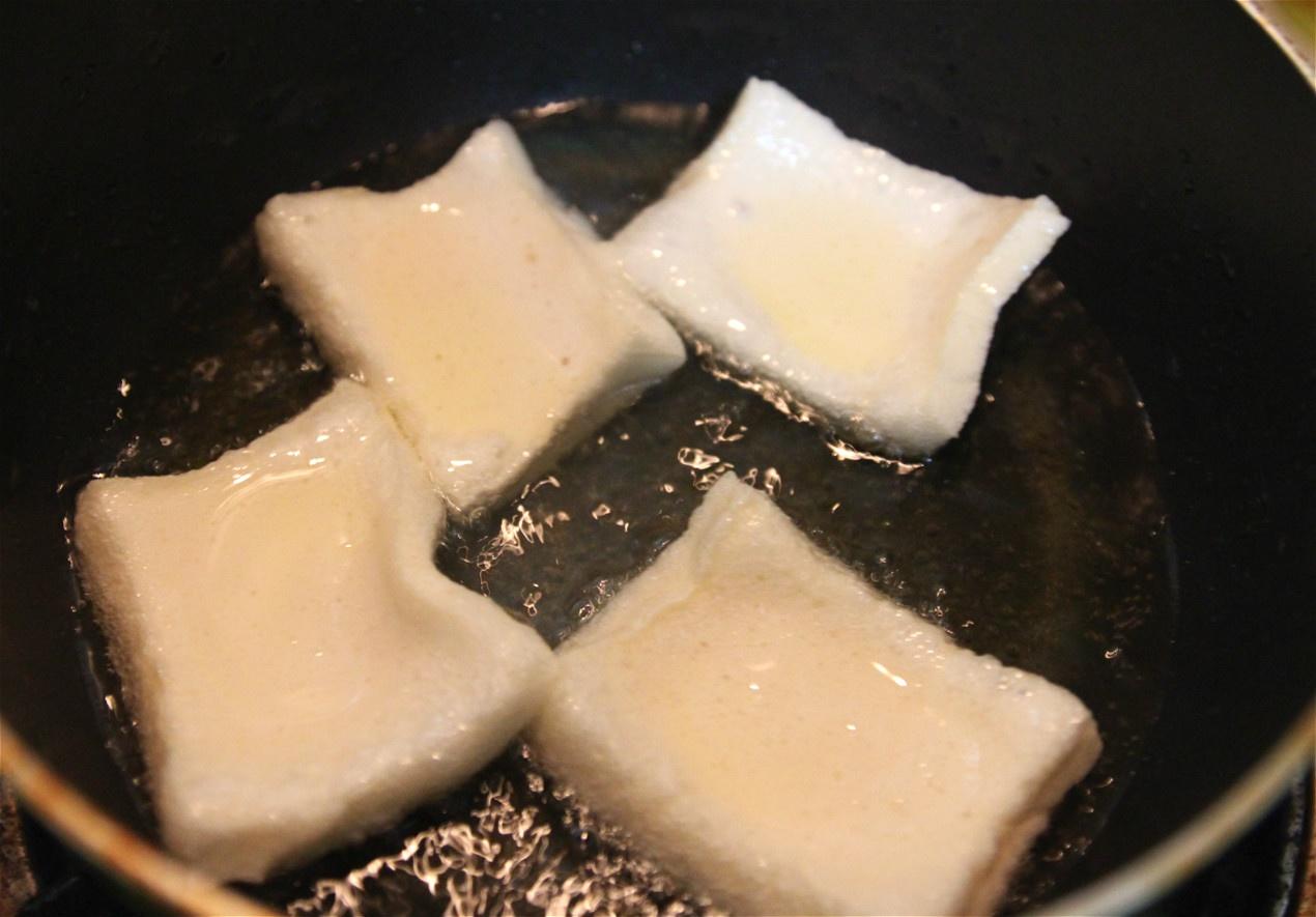 香炸千页豆腐（简单快手，夜宵排挡人气菜）的做法 步骤3