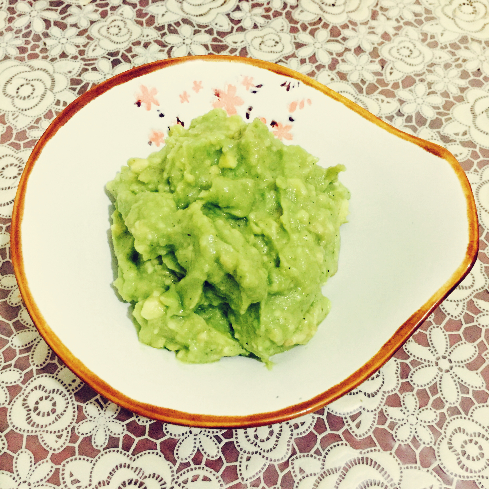 牛油果酱抹面包