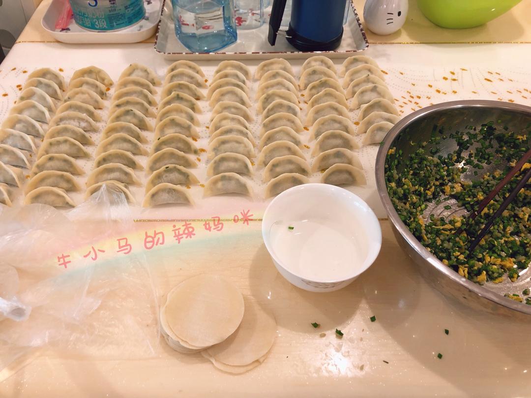超简单的韭菜鸡蛋馅饺子的做法