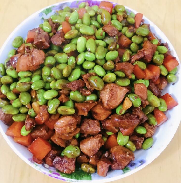 鸡腿肉炒毛豆