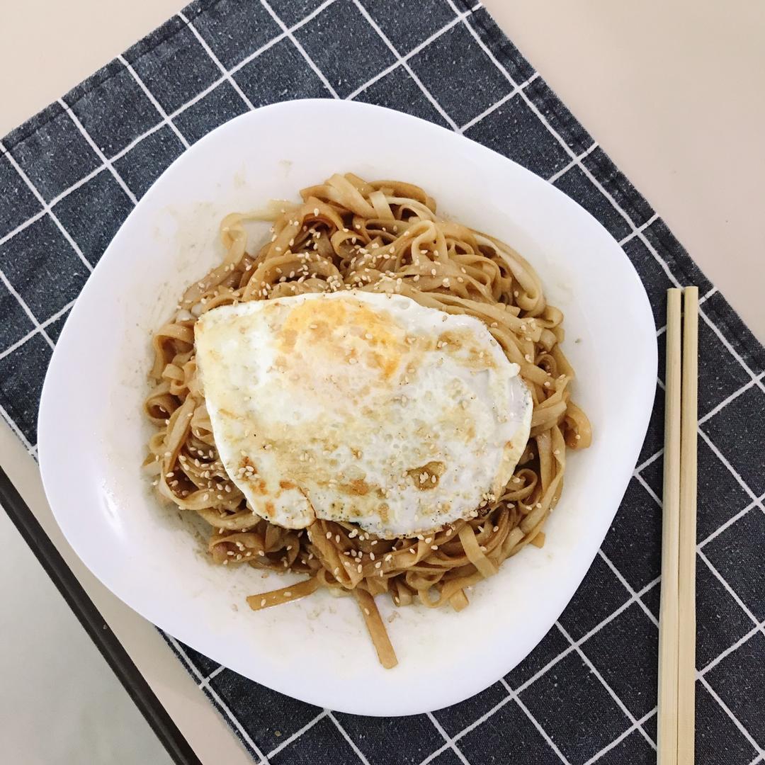 10分钟搞定的一碗葱油拌面
