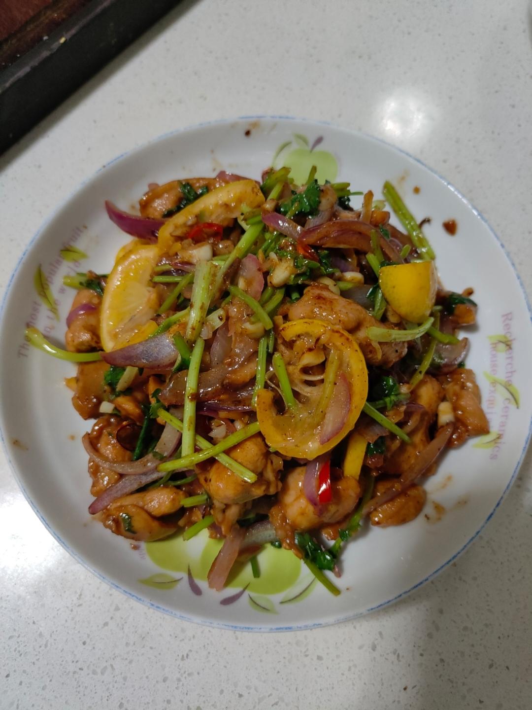 没想到柠檬和鸡肉这么搭！鲜嫩清爽开胃