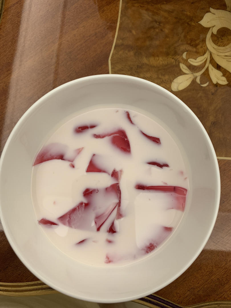 夏日特饮—5款可以吸的水果冻撞奶，白凉粉的N种可能