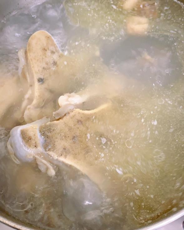 小朵拉0216做的牛骨头汤