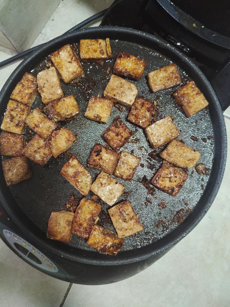 电饼铛煎豆腐（孜然咸口）的做法
