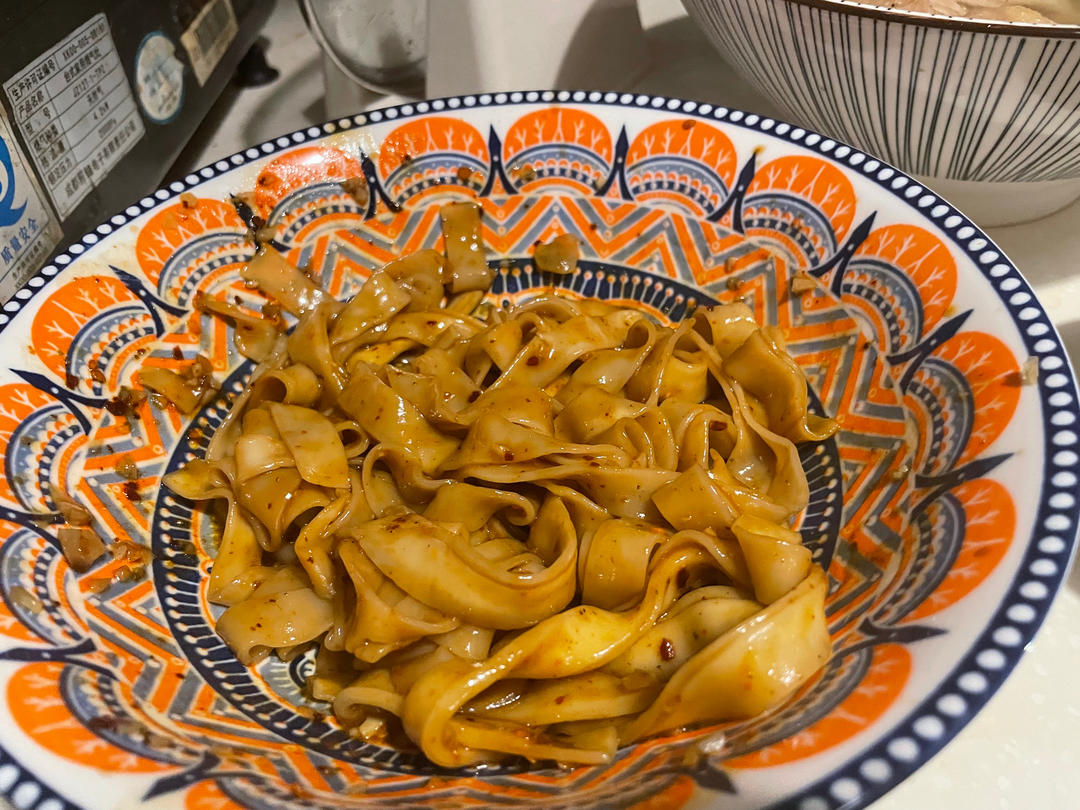 【油泼面】超级快手，好吃到炸裂😋