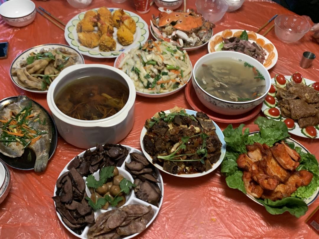 2023四口之家年夜饭