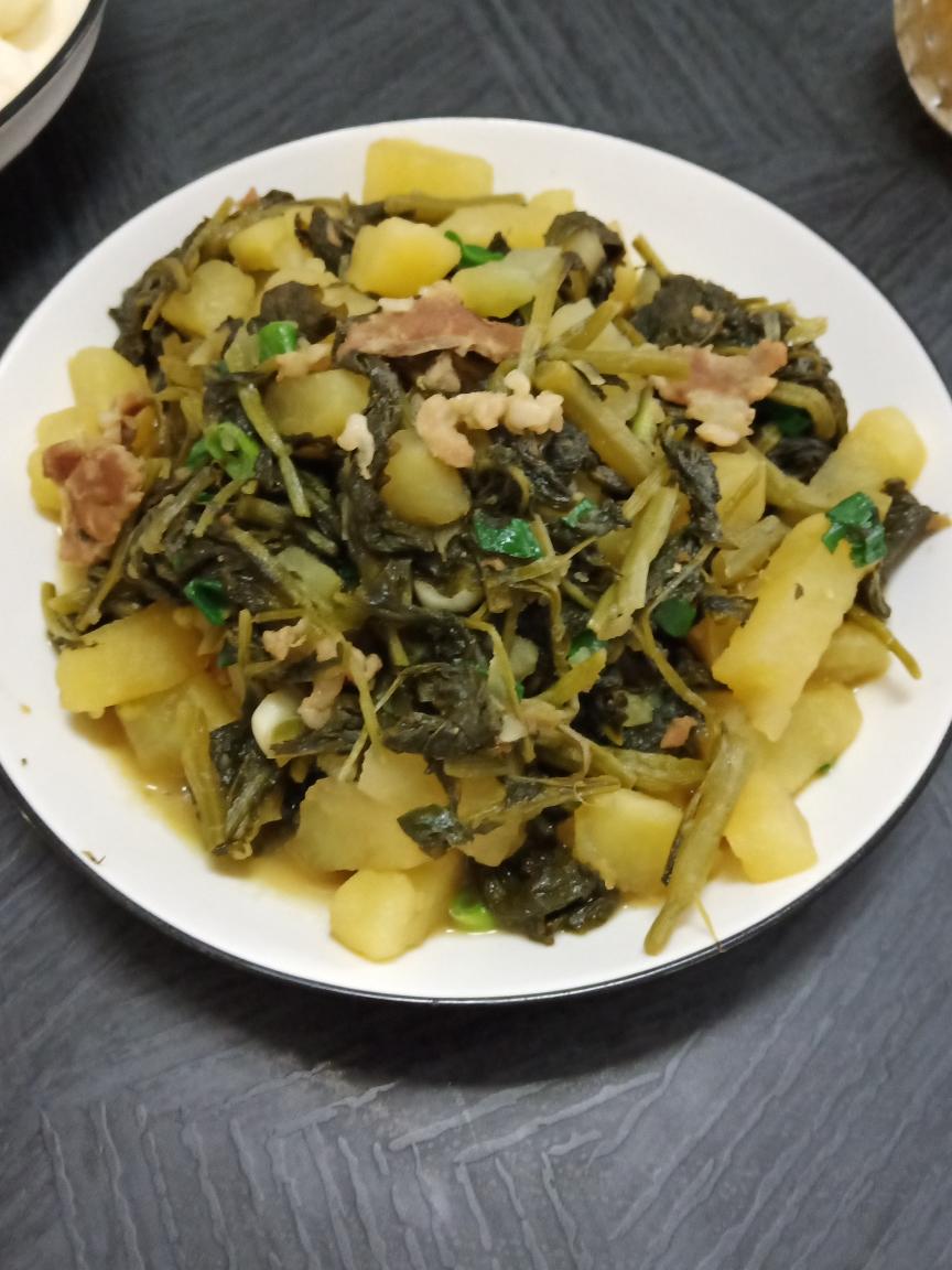肉丝雪里蕻土豆汤