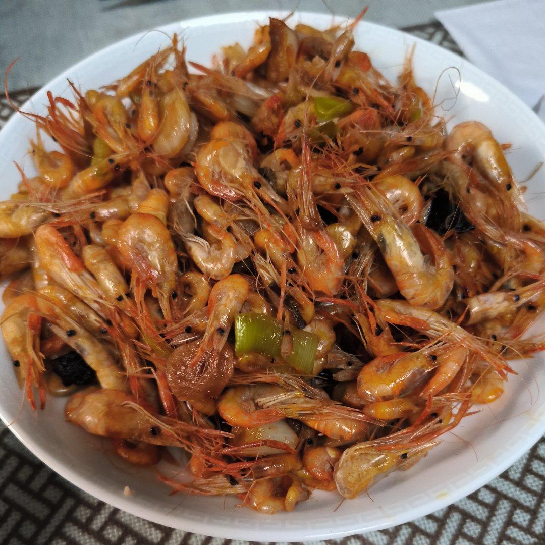 爆炒小河虾