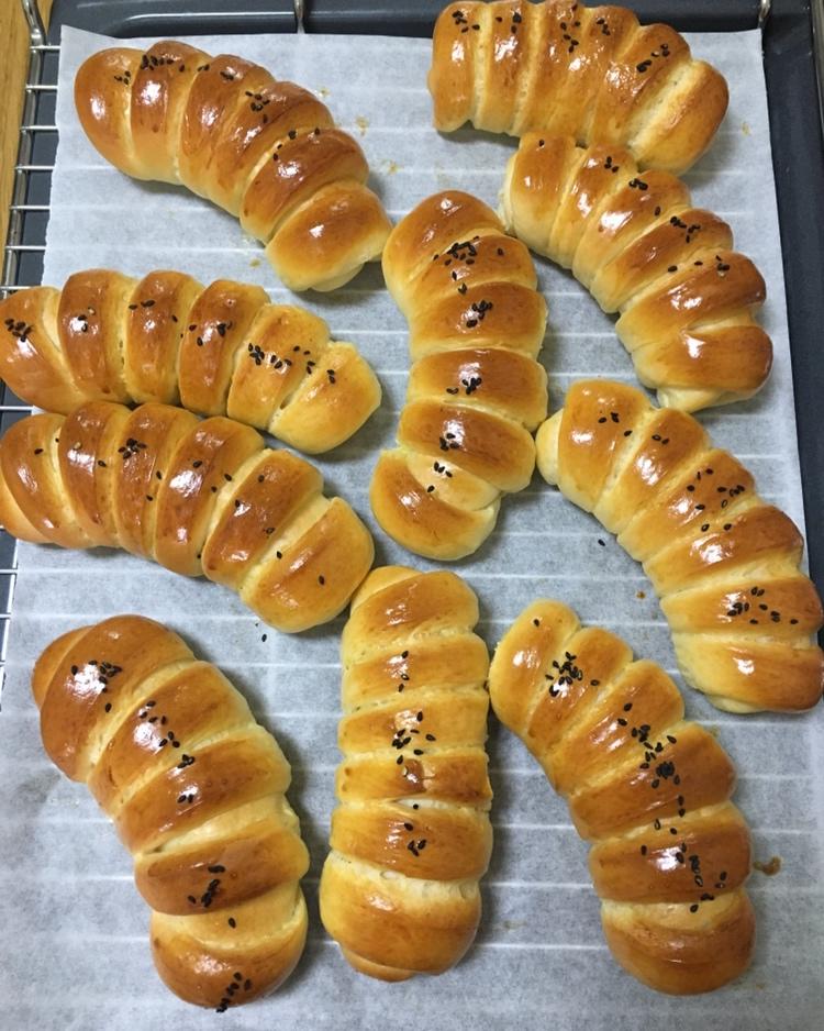 毛毛虫肉松面包