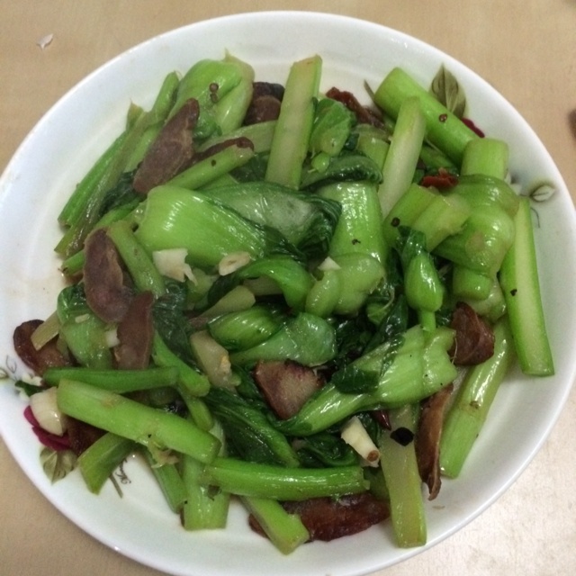 腊肉炒菜苔