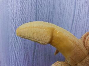 香蕉雕刻的做法 步骤2