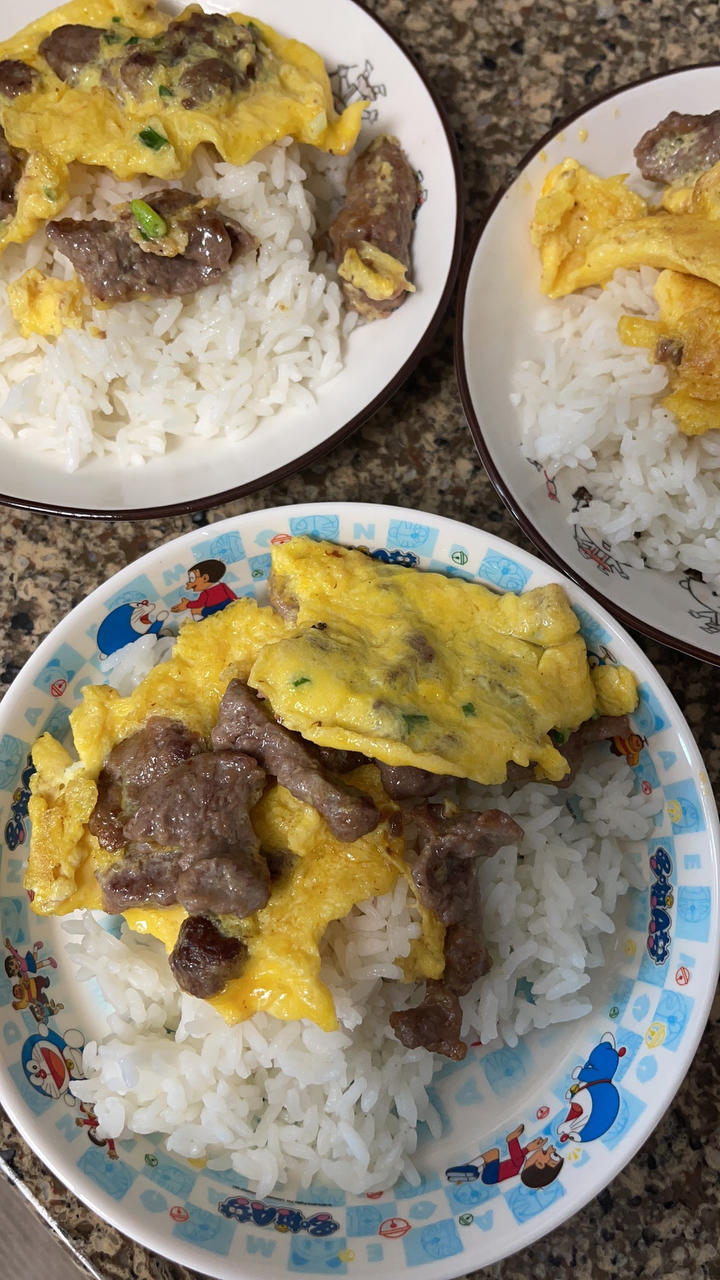 滑蛋牛肉，牛肉滑嫩，鸡蛋松软
