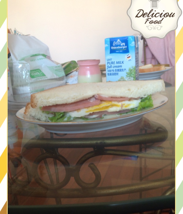 火腿芝士蛋三文治