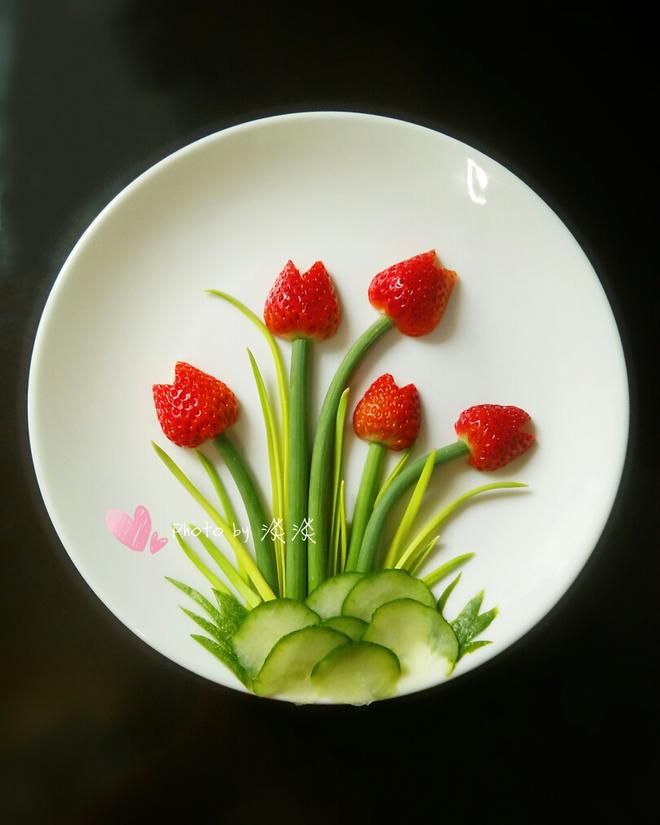 郁金香/简易草莓盘饰的做法