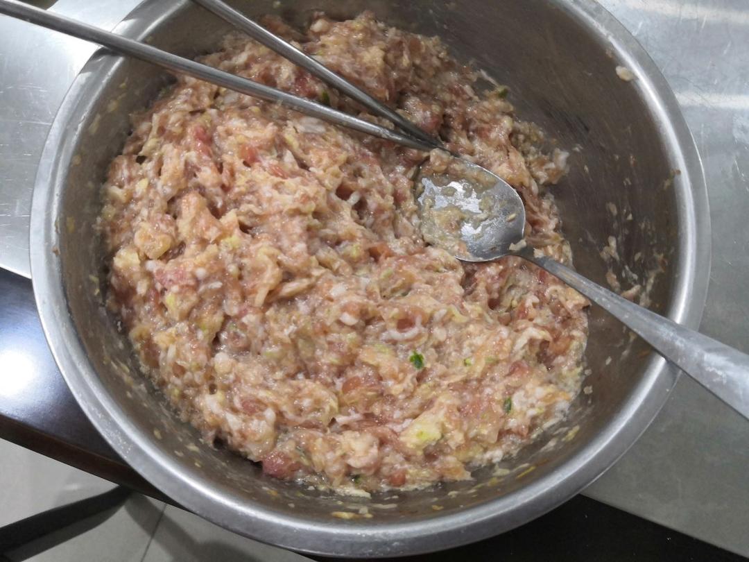 韭菜白菜猪肉包子（附视频。一次性发酵。）