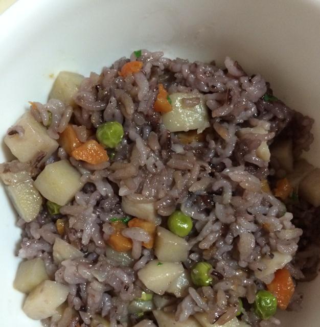 土豆焖紫米饭