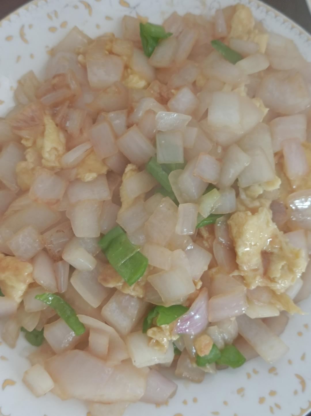 厨师长教你：“洋葱炒鸡蛋”的家常做法，小白入门菜，简单又下饭