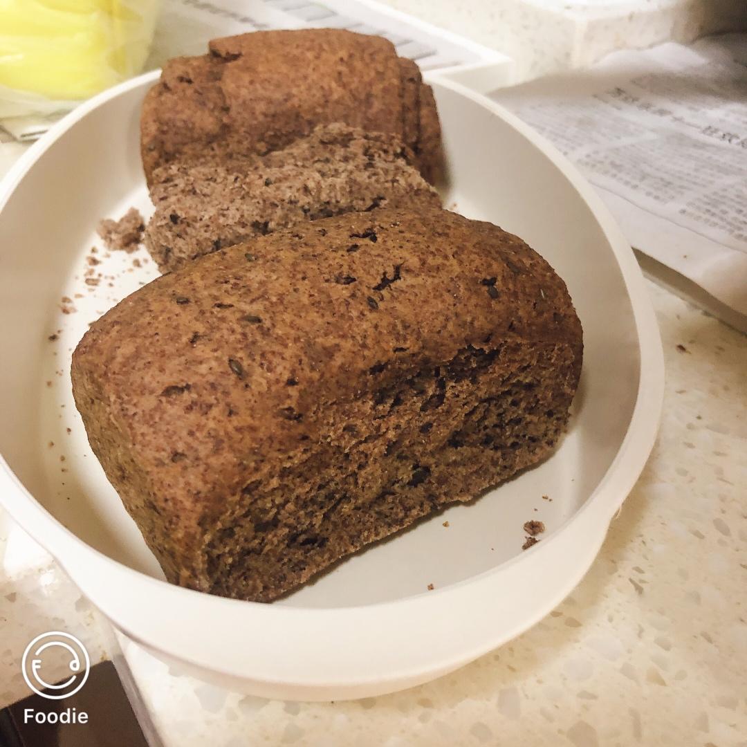 100%纯黑麦吐司 芝麻黑麦吐司