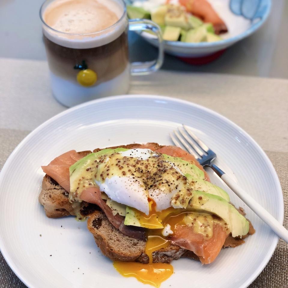 Eggs Benedict 班尼迪克蛋