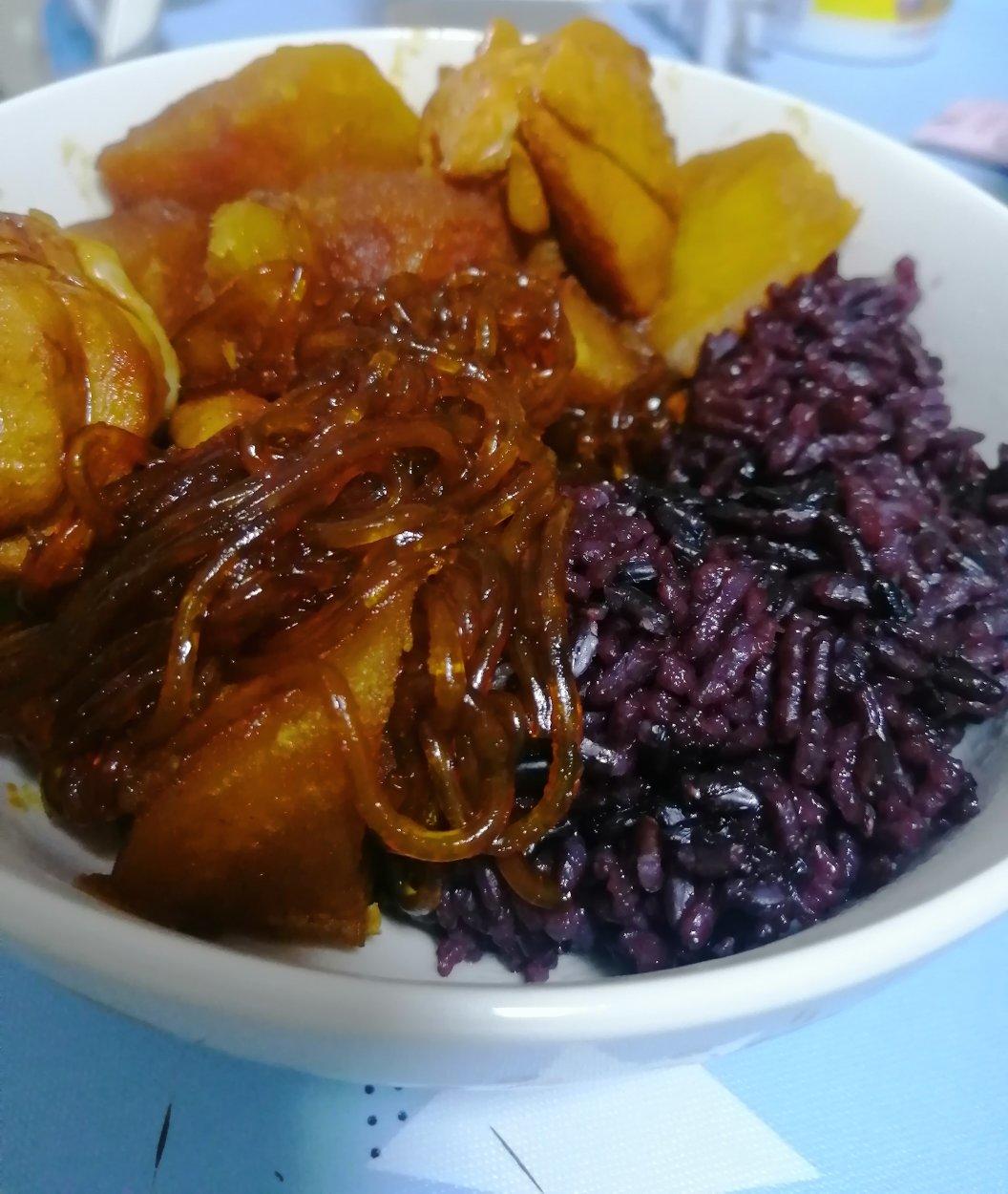 鸡肉炖土豆