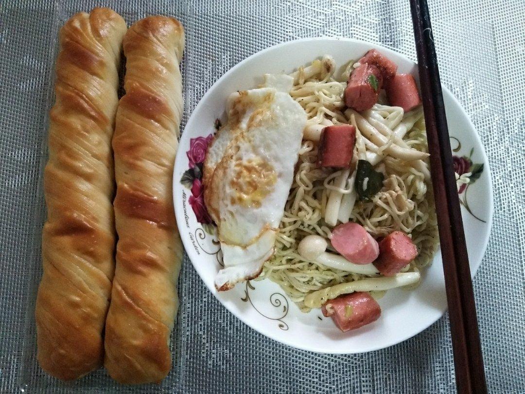 路边摊风味炒方便面