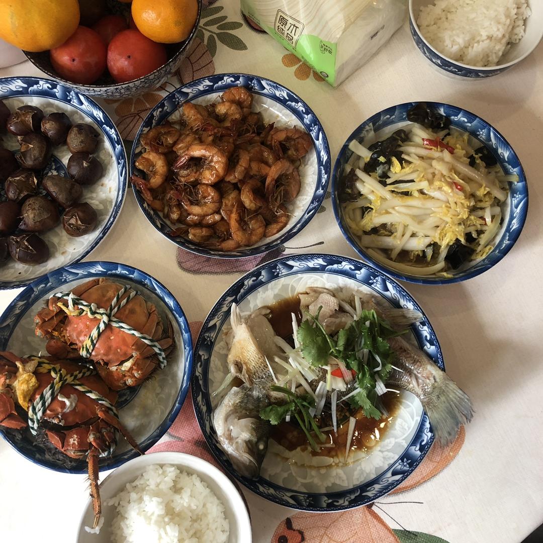 吃完还会继续舔手指的    快手油闷大虾