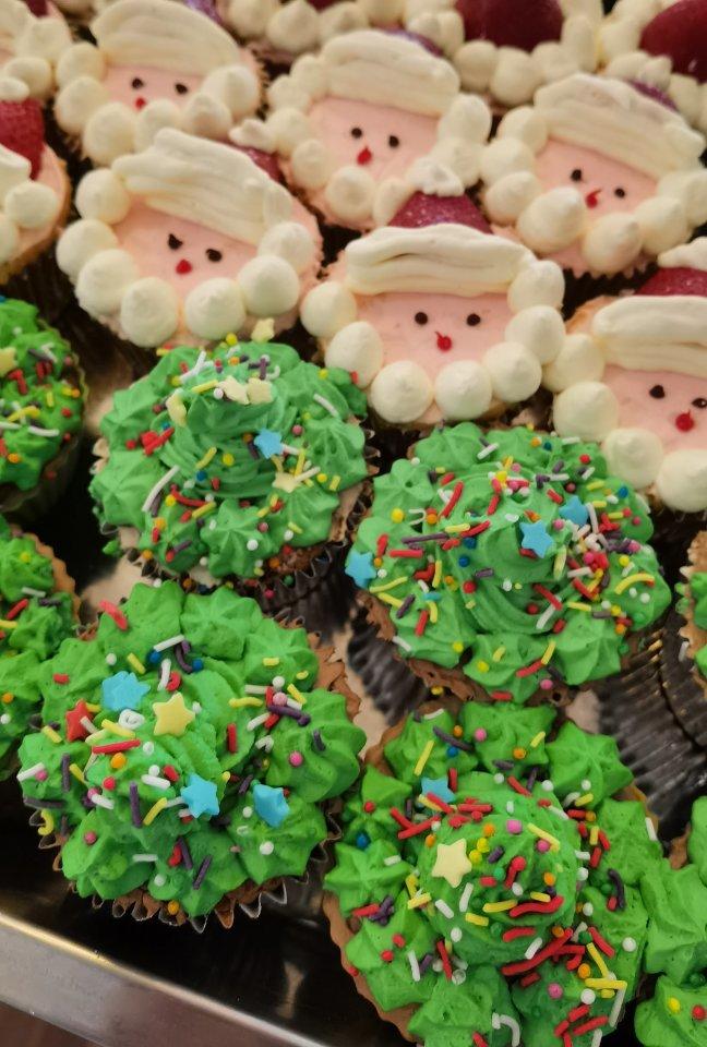 圣诞纸杯蛋糕🧁