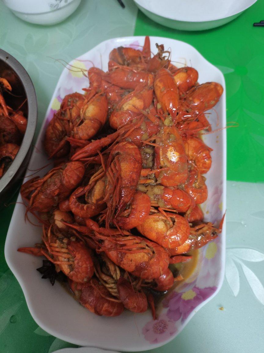 绝对不输大排档的【蒜香小龙虾】！！！