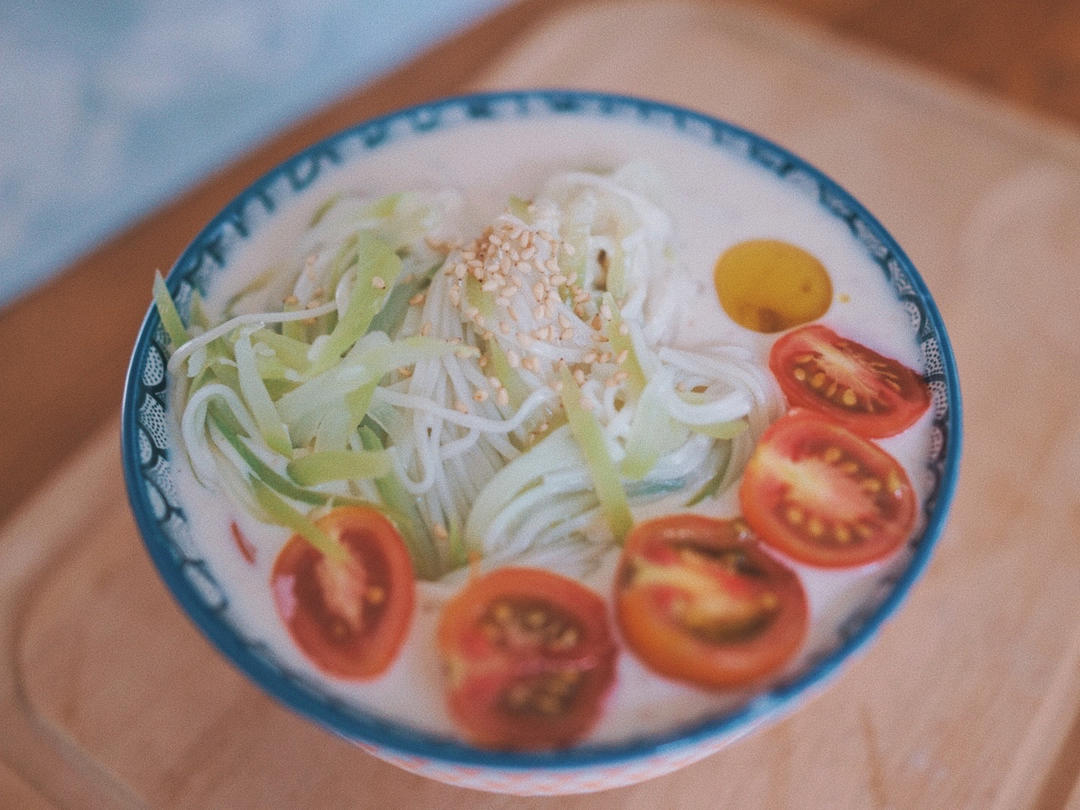 【韩食记】夏季特供健康料理--韩国豆浆冷面 콩국수