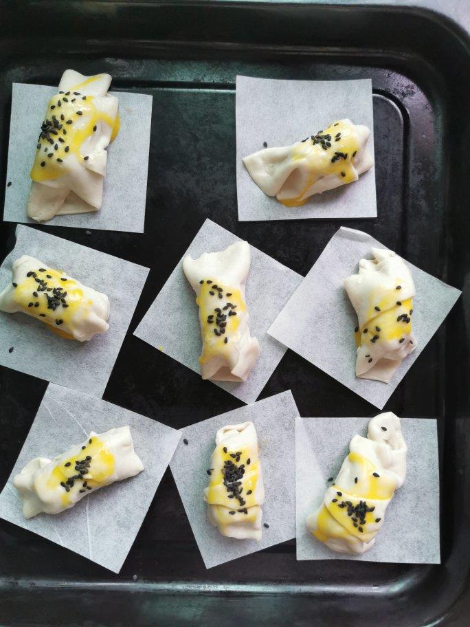 香肠酥皮卷：手抓饼皮还能这样吃，不用和面快速搞定早餐