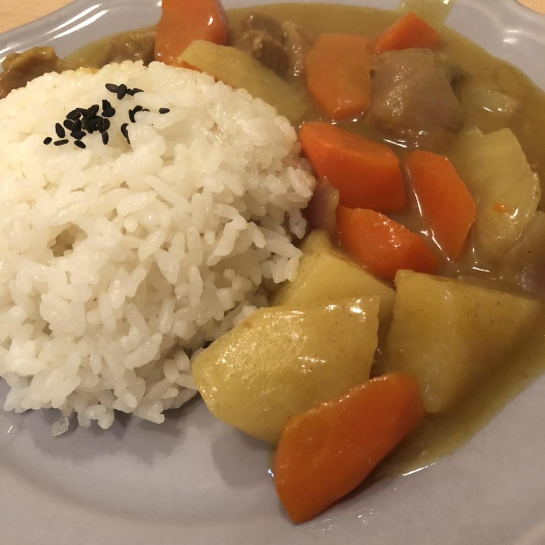 冬日暖身咖喱牛腩锅