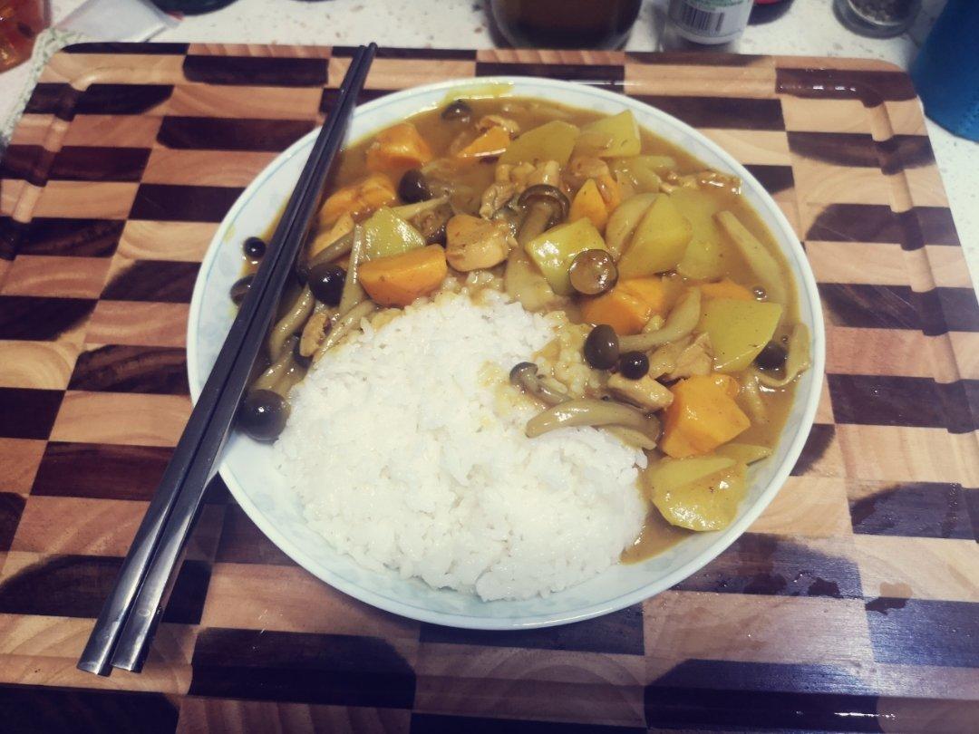 菌菇鸡腿咖喱饭