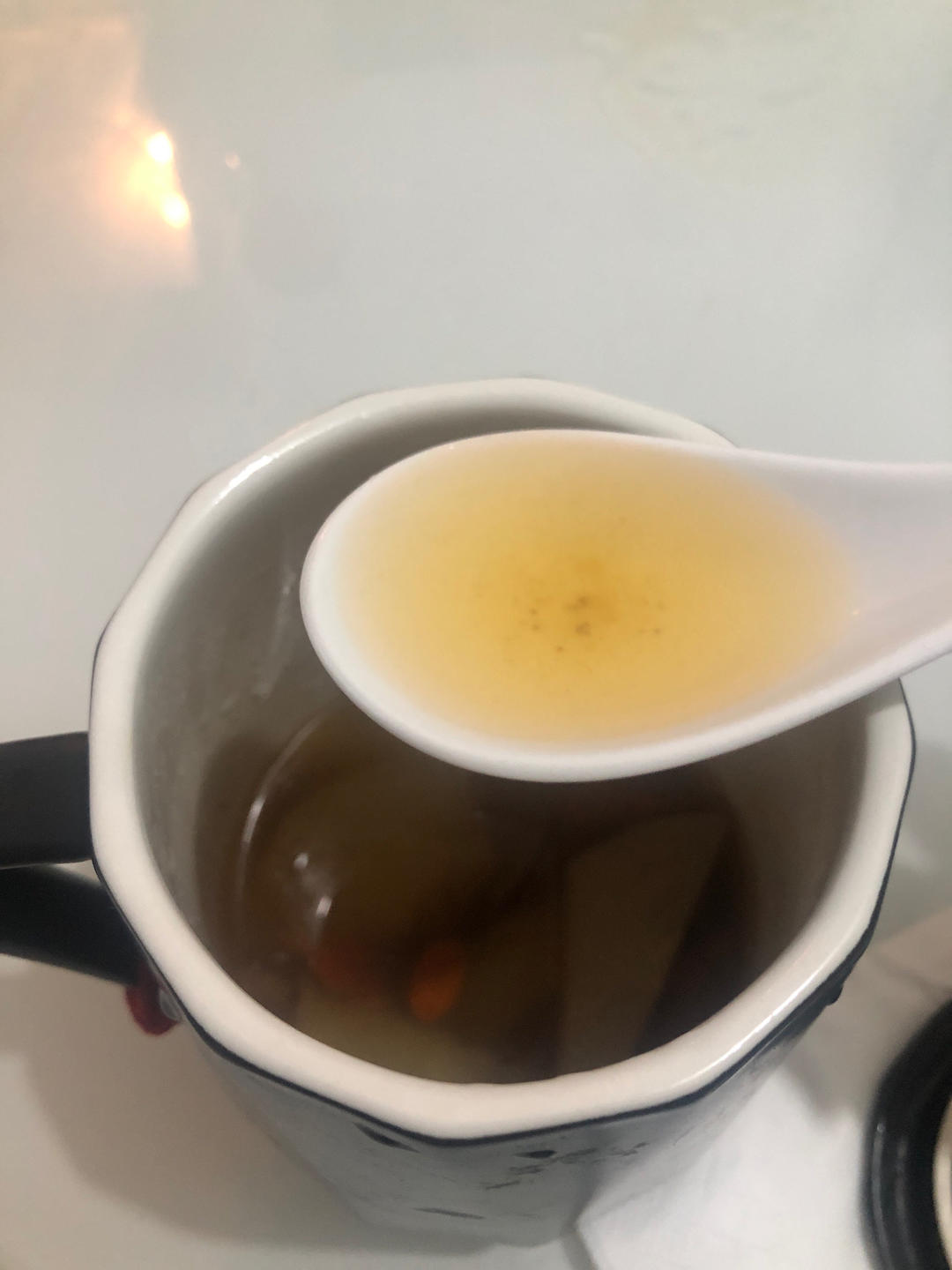 冰糖雪梨汤（清热降火，润肺止咳）