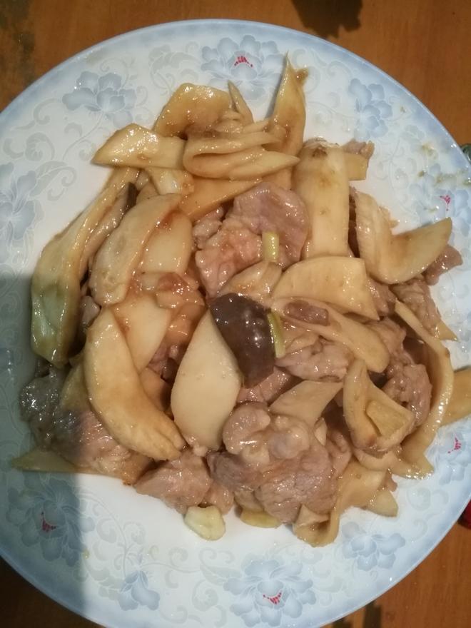 杏鲍菇炒肉片的做法