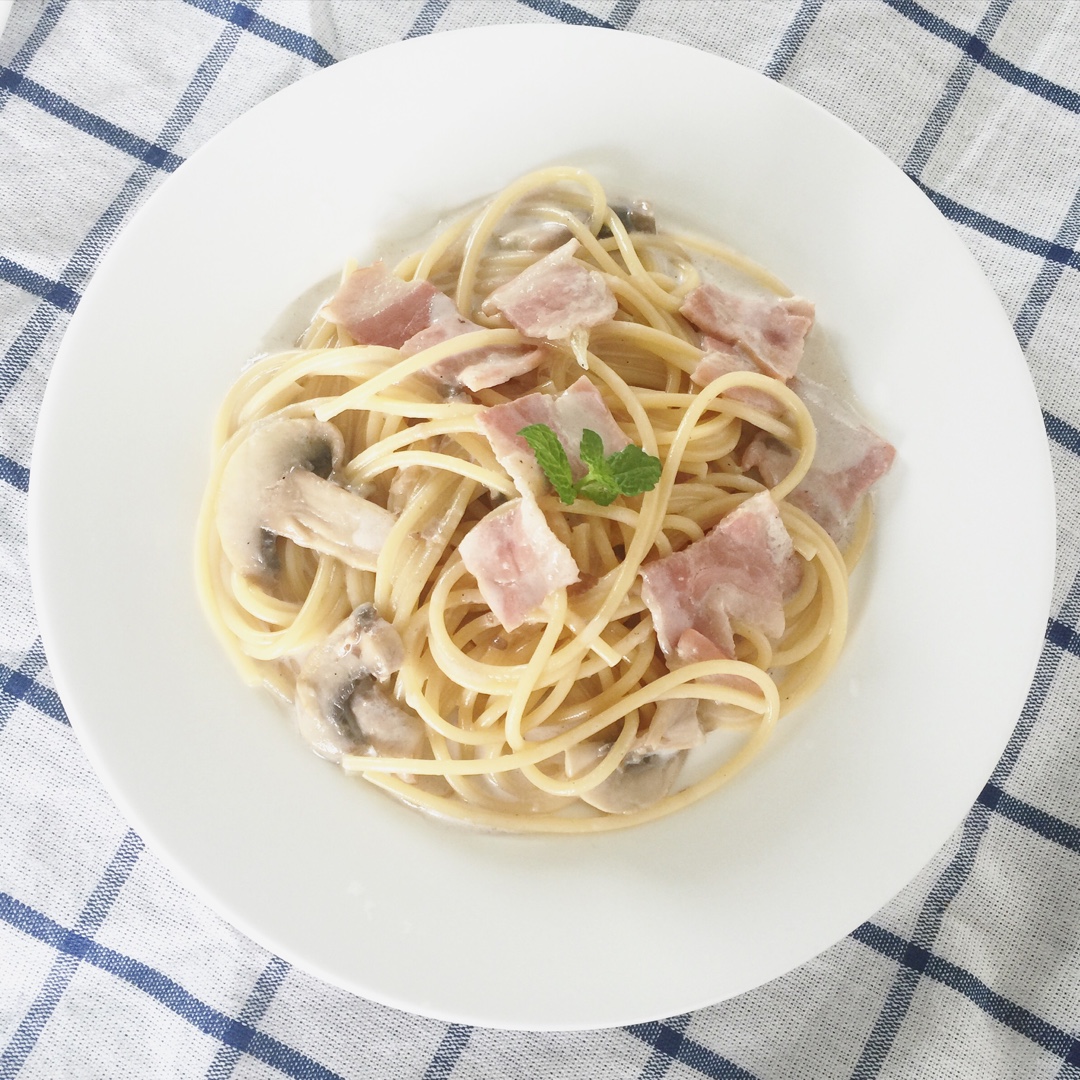 白蘑菇奶油培根意面