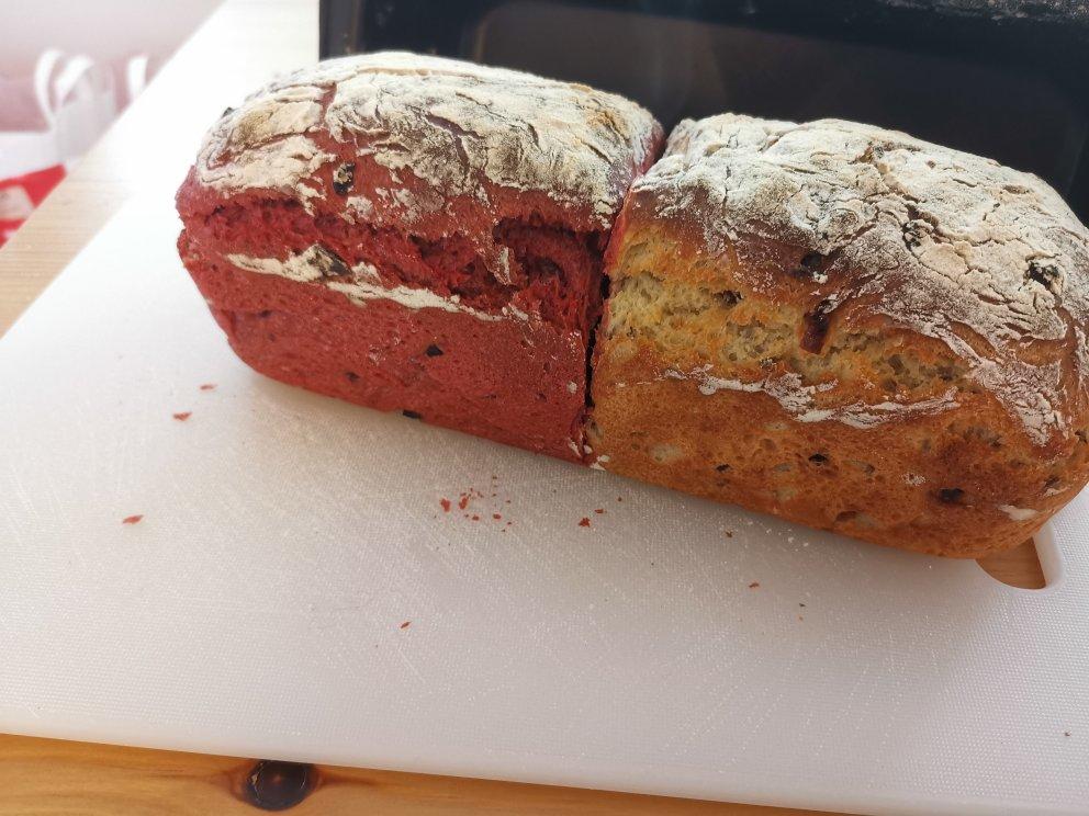 粉嫩梦幻甜菜根双色治愈系吐司