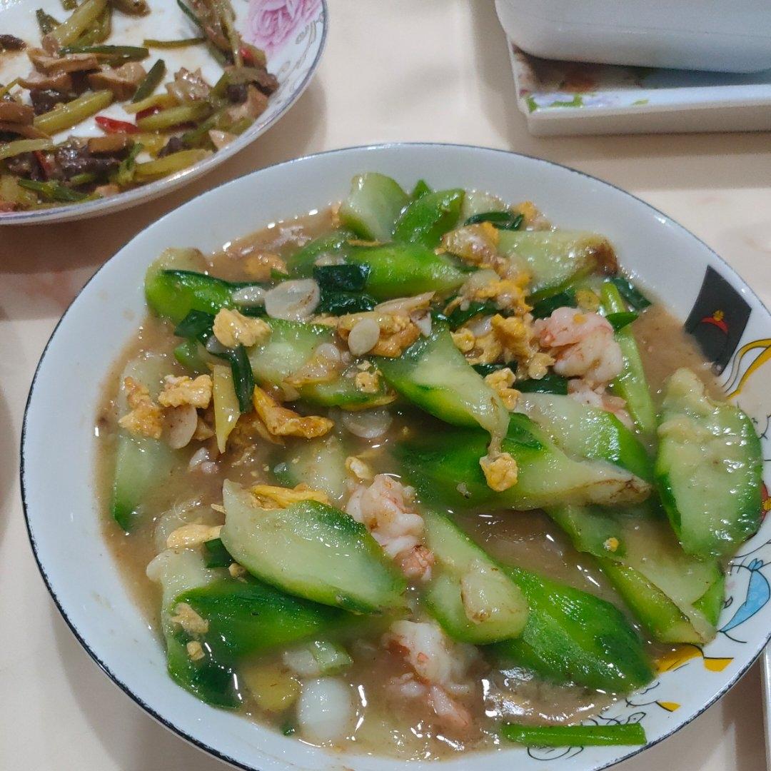 晶莹剔透的丝瓜炒虾仁