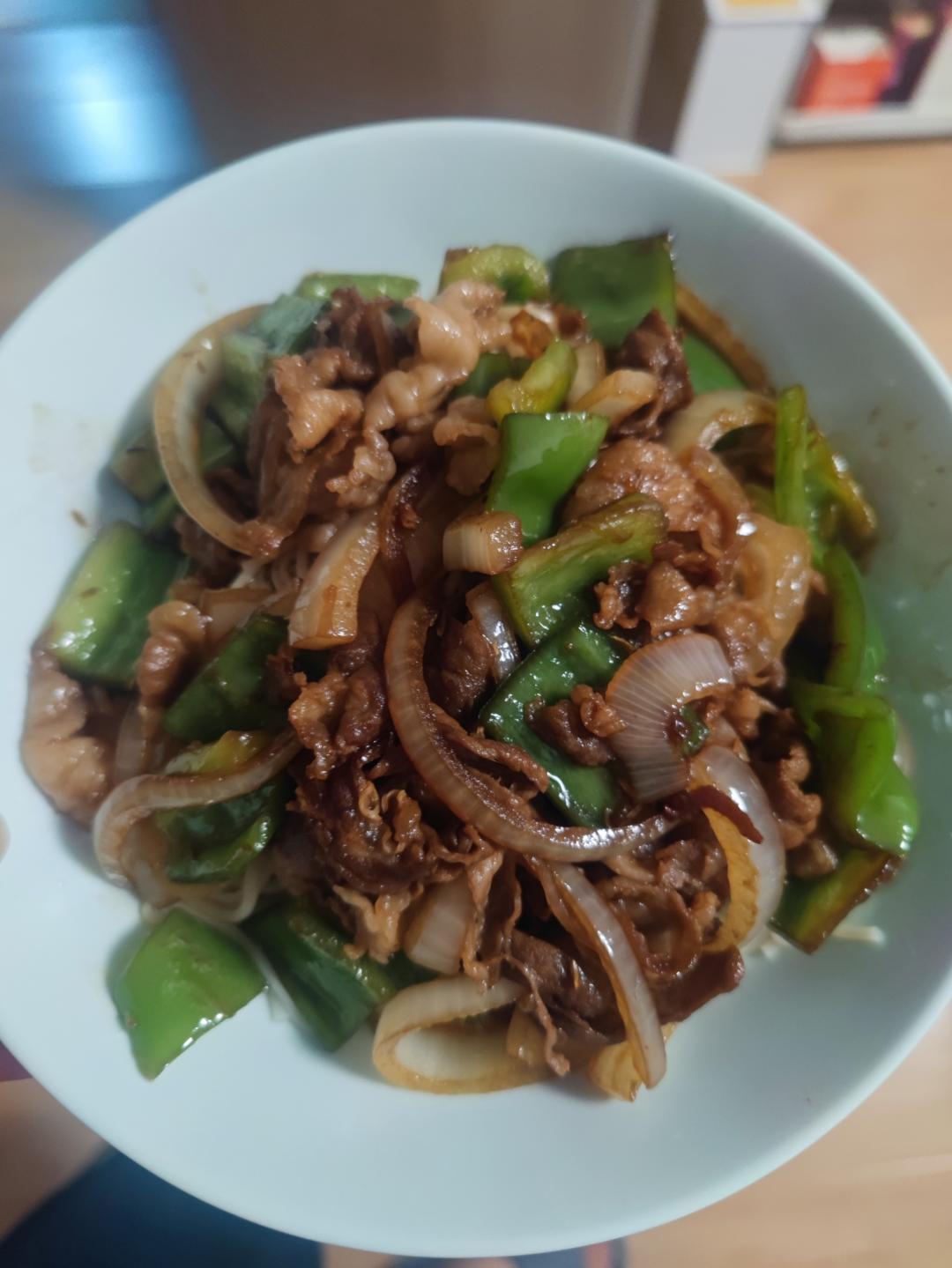 孜然羊肉盖浇面