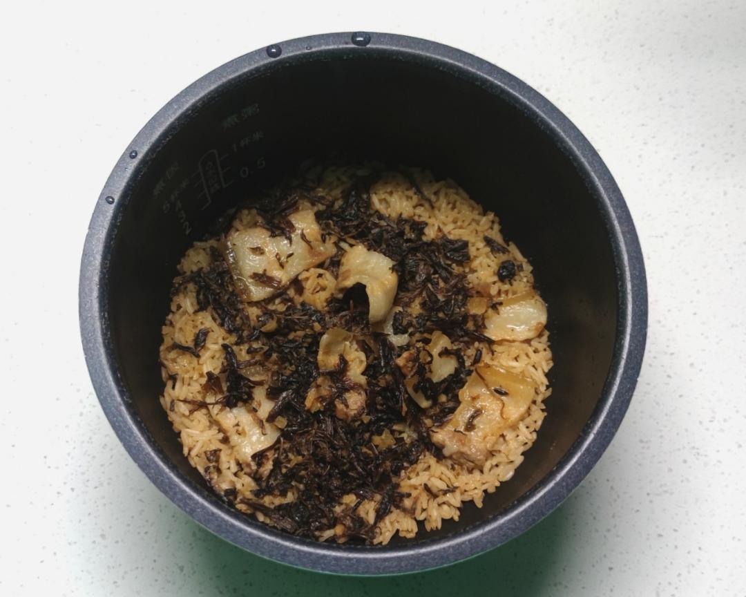 梅干菜五花肉焖饭