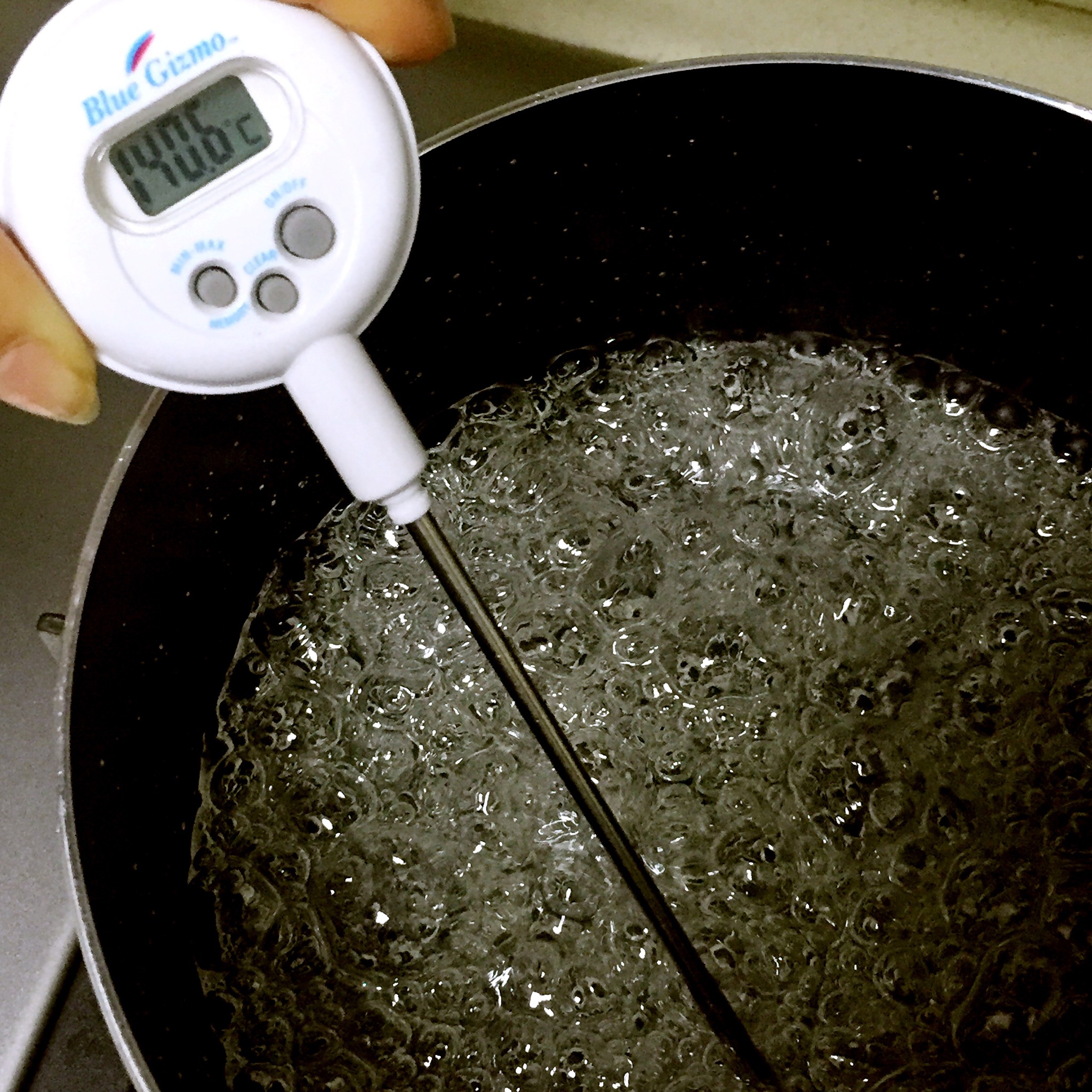 水饴版牛轧糖 室温17度 熬糖140度记录的做法 步骤5