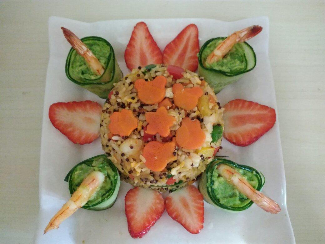 黄瓜牛油果酱卷虾