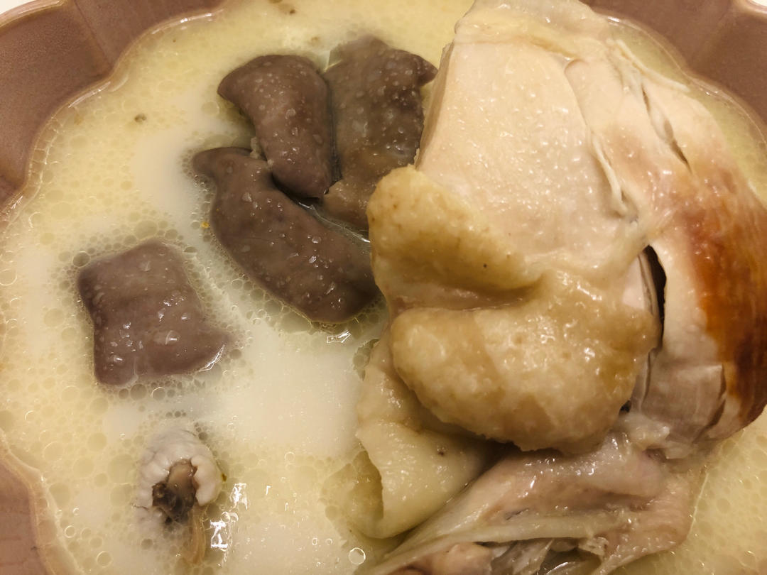 〈胡椒猪肚鸡汤〉，我超级喜欢的味道，欣小厨 😏