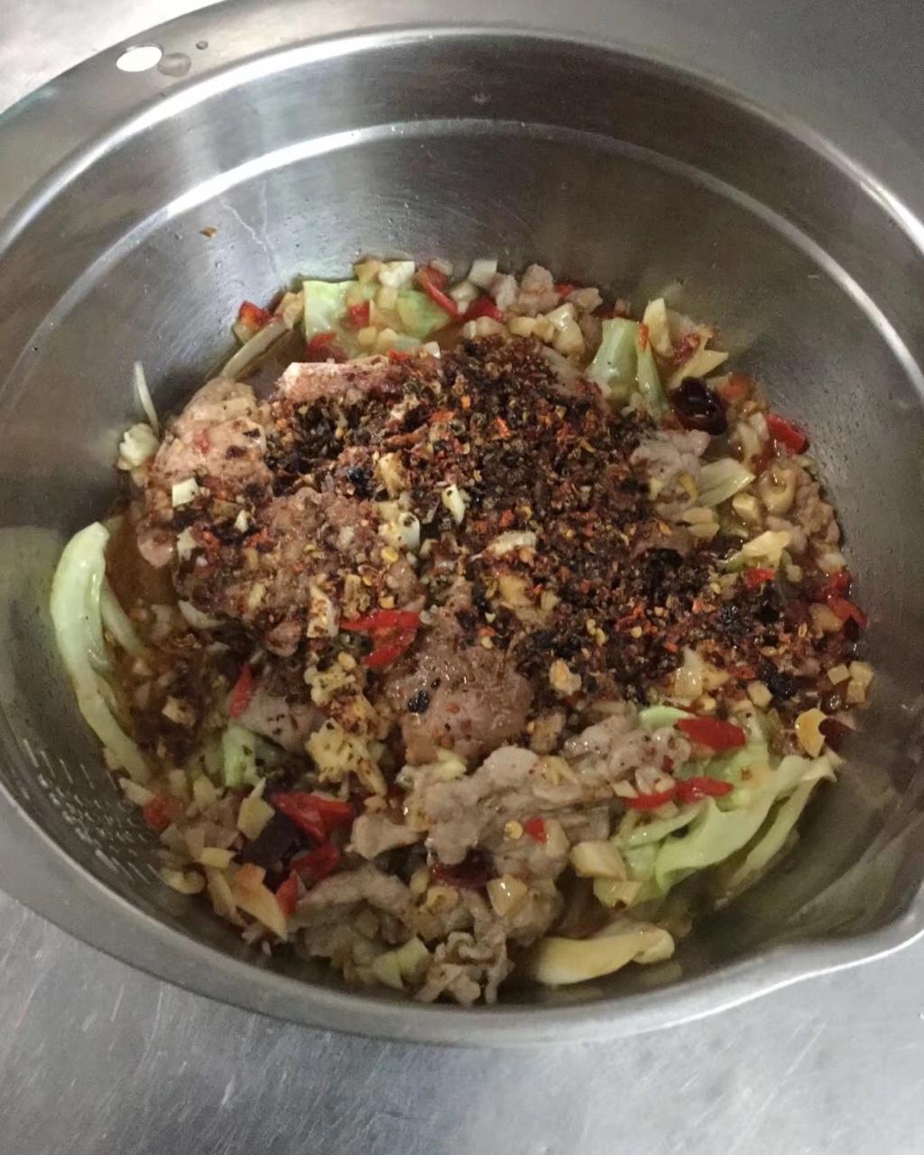 厨师长教你：“水煮肉片”的正宗做法，这味道真的很四川