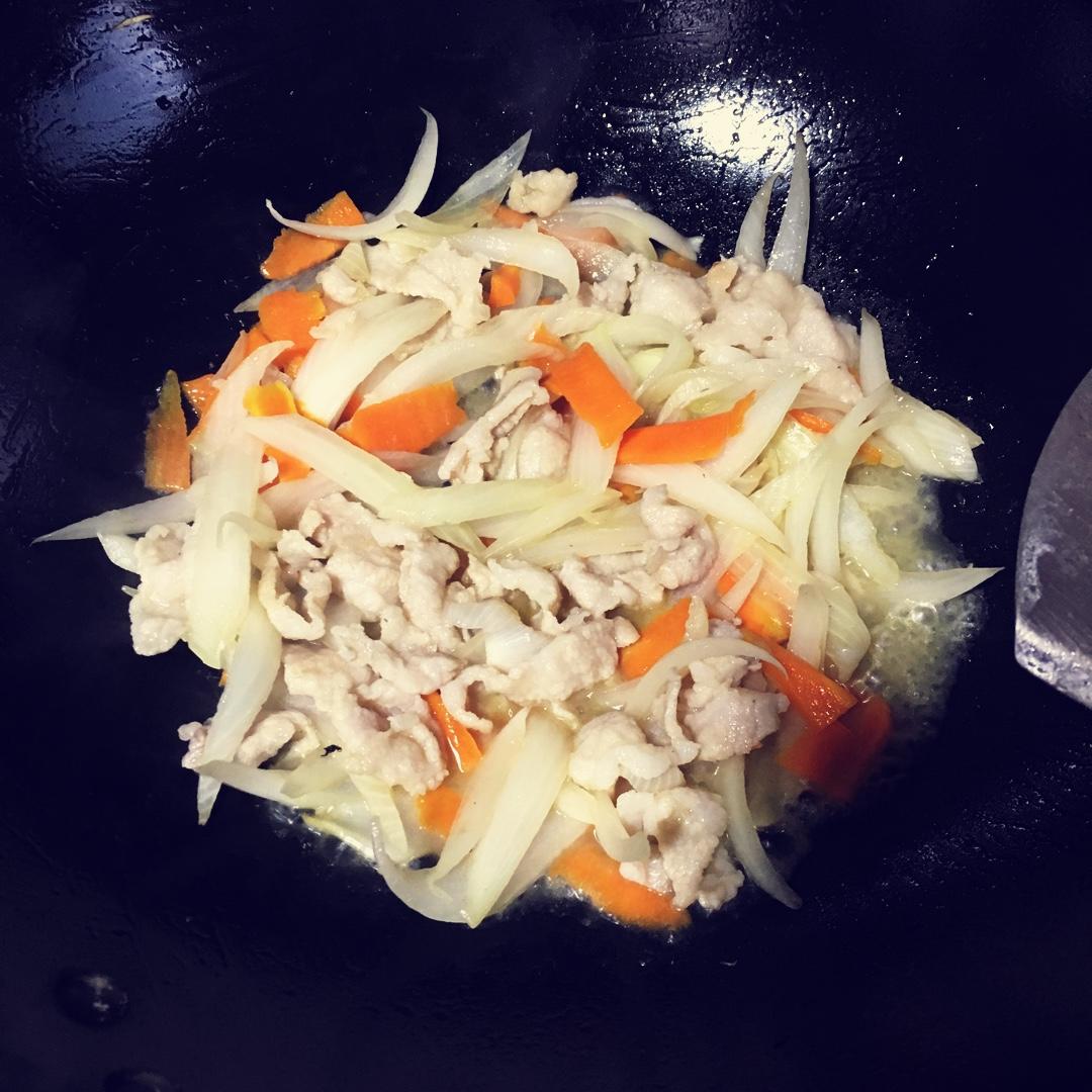 洋葱炒肉