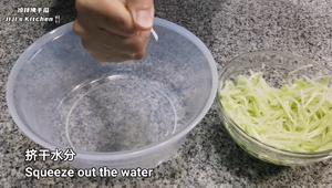 凉拌佛手瓜，清脆爽口，一看就会的简单小菜的做法 步骤13