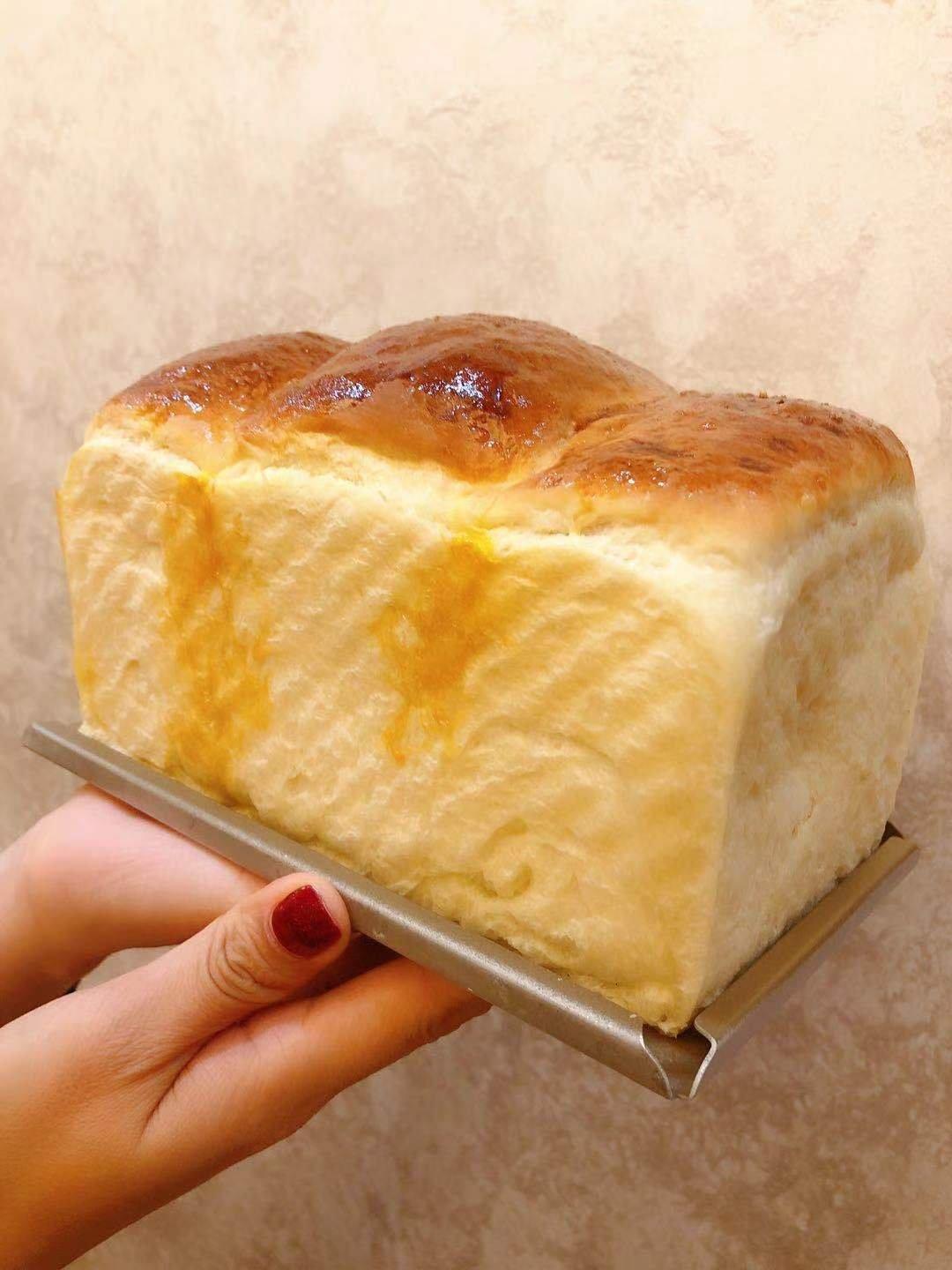 软到拿不起来的生吐司