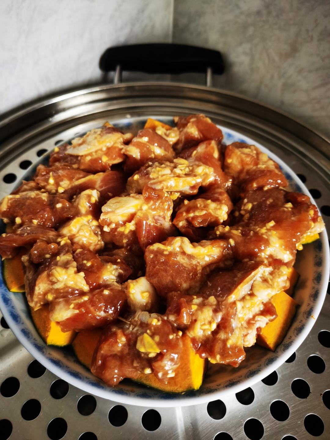 两步！做出嫩滑又多汁的南瓜🎃蒸排骨