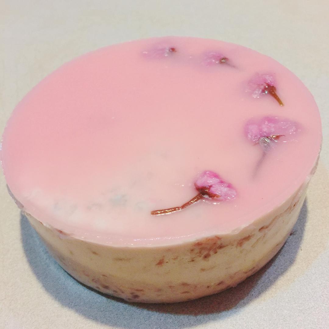 樱花草莓慕斯