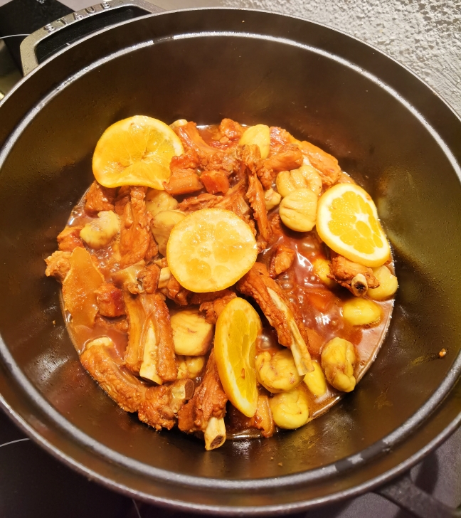 《黑暗料理之香橙栗子焖排骨＋五花肉》的做法